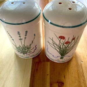 Vintage Floral Salt & Pepper Shakers
